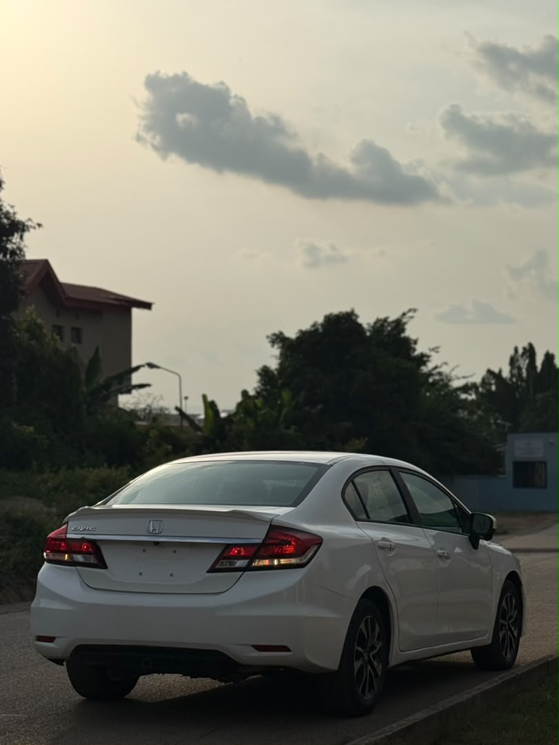 
								Good Deal    Distress Sell Foreign Used Honda Civic 2016 Keyless Fullest Options for just 10.9m  Abuja full									