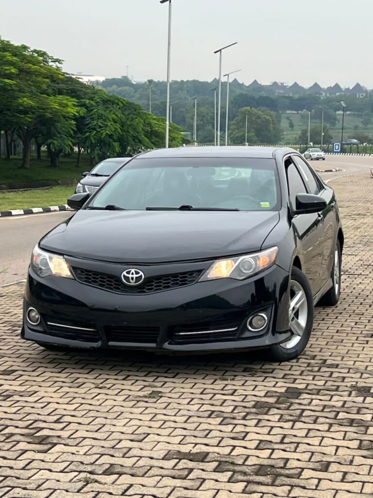 ON DISTRESS  BELGIUM ESCAPED TOYOTA CAMRY 2013 MODEL IN AN EXCELLENT CONDITION 100% FIRST BODY WITH UNTEMPERD ENGINE AND GEAR AC CHILLING CLEAN INTERIOR AND EXTERIOR GOING FOR 8.7m ABUJA DAEL