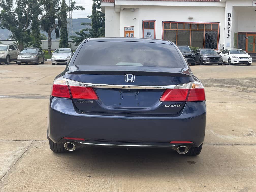 
								Distress Super clean 2014 Honda Accord direct Belgium  AC chilling Location  Abuja  Price only  10m full									