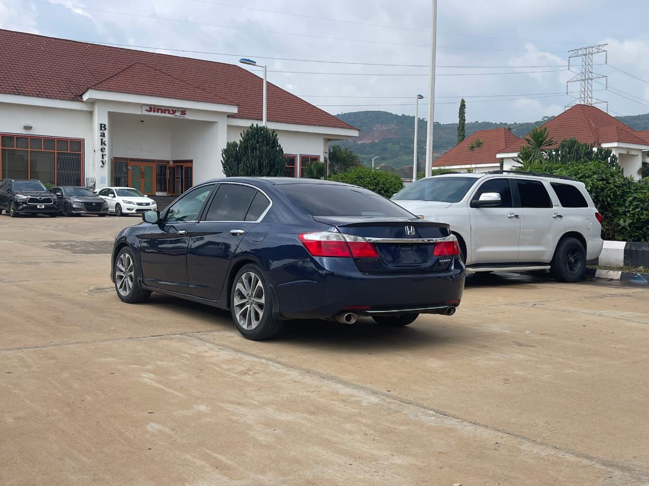 
								Distress Super clean 2014 Honda Accord direct Belgium  AC chilling Location  Abuja  Price only  10m full									