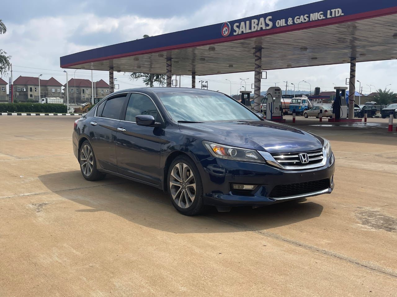 
								Distress Super clean 2014 Honda Accord direct Belgium  AC chilling Location  Abuja  Price only  10m full									