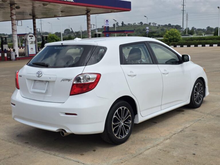 Extremely clean Highest grade 2010 Toyota Matrix S with July 2026 Duty first body with no single paint going for just 10,000,000