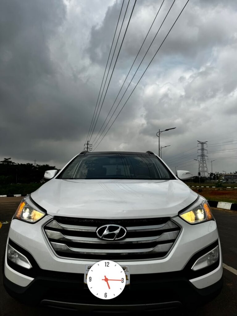 Giveaway Deal‼️‼️‼️ Foreign Used Limited 2015 Hyundai Santafe (Sport 2.0T) car is in pristine condition (AWD) fullest option (Keyless Full Pano & Power Booth) with original 2026 entry duty going for just 17.7m Last with sambo (Moveable) Lugbe Abuja📍 ZERO CHAIN DEAL