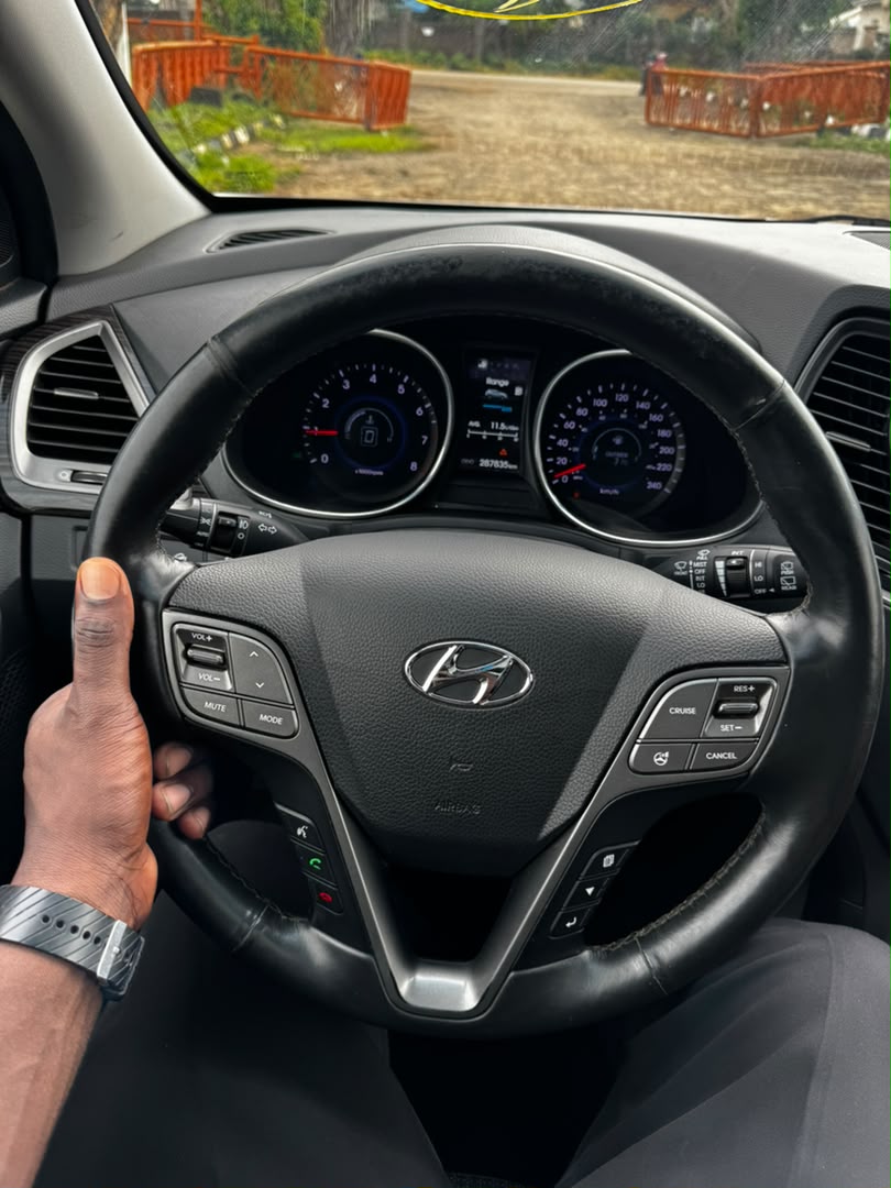 
								Giveaway Deal‼️‼️‼️ Foreign Used Limited 2015 Hyundai Santafe (Sport 2.0T) car is in pristine condition (AWD) fullest option (Keyless Full Pano & Power Booth) with original 2026 entry duty going for just 17.7m Last with sambo (Moveable) Lugbe Abuja📍 ZERO CHAIN DEAL full									
