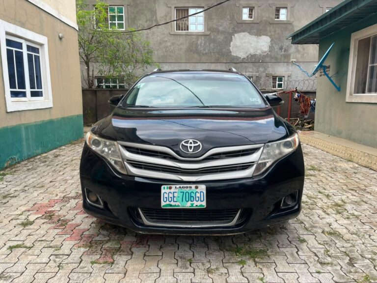 Quick Sale Toyota Venza 2009 With Untempered 4Plug engine and gear, ac is freezing 🥶 with original duty~ 🏷️8.5M Net 📍Apo Abuja