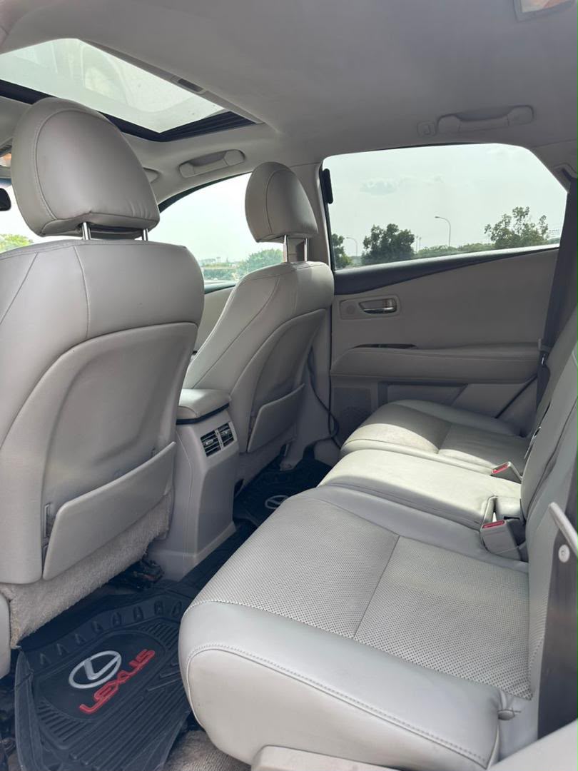 
								DISTRESS 🚨: Clean Lexus Rx350 2010 🆙 2015 – Full Option 🏷️ 12.8m •Keyless •Infotainment System with Mouse •Sunroof •Custom Duty full									
