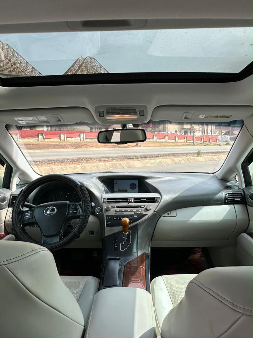 
								DISTRESS 🚨: Clean Lexus Rx350 2010 🆙 2015 – Full Option 🏷️ 12.8m •Keyless •Infotainment System with Mouse •Sunroof •Custom Duty full									