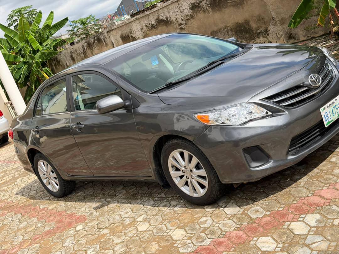 
								Super sharp 2013 Toyota Corolla with untampered engine and gear for 8M buy and drive full									