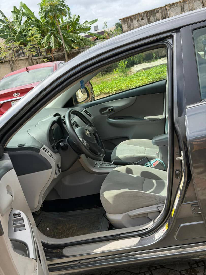 
								Super sharp 2013 Toyota Corolla with untampered engine and gear for 8M buy and drive full									