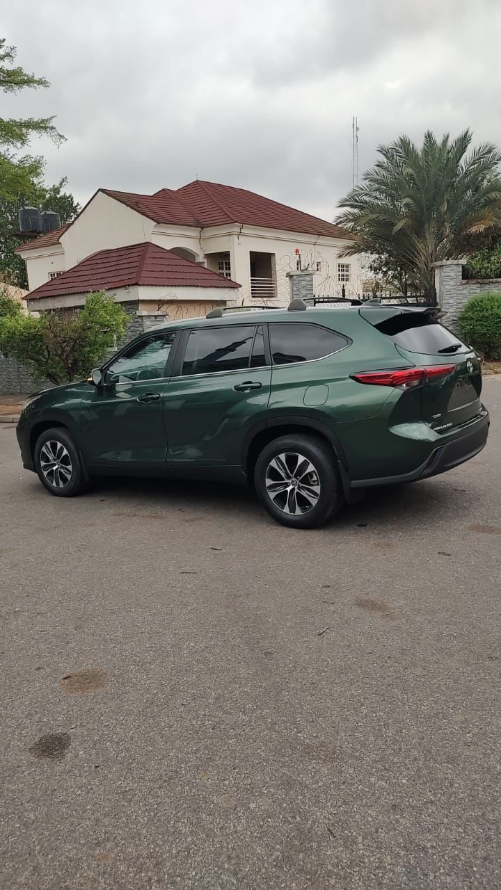 
								Good Deal Direct Belgium 🇧🇪 Highlander XLE 2023 AWD With Original Duty✅ Going For Just 🏷️65M Net 📍Abuja Deal full									