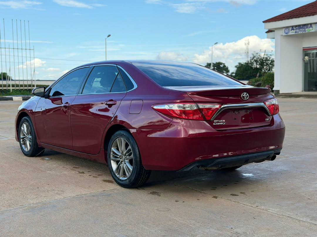 
								EXTREMELY SHARP  GRADE FOREIGN USED 2017 ON BELT TOYOTA CAMRY SE, MINT INTERIOR, NO SINGLE 9JA PAINT WITH UNTAMPARED ENGINE ND GEAR.GOING FOR JUST 14.7M full									