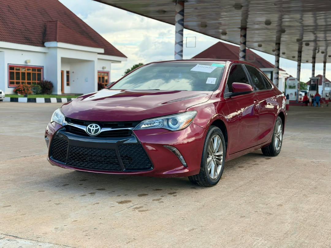 
								EXTREMELY SHARP  GRADE FOREIGN USED 2017 ON BELT TOYOTA CAMRY SE, MINT INTERIOR, NO SINGLE 9JA PAINT WITH UNTAMPARED ENGINE ND GEAR.GOING FOR JUST 14.7M full									