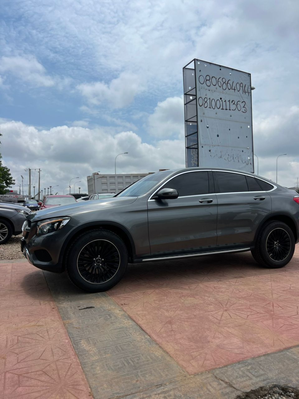 
								Extremely clean used Mercedes Benz GLC 300 coupe  Year 2017  Buy and drive  Abuja   36M full									