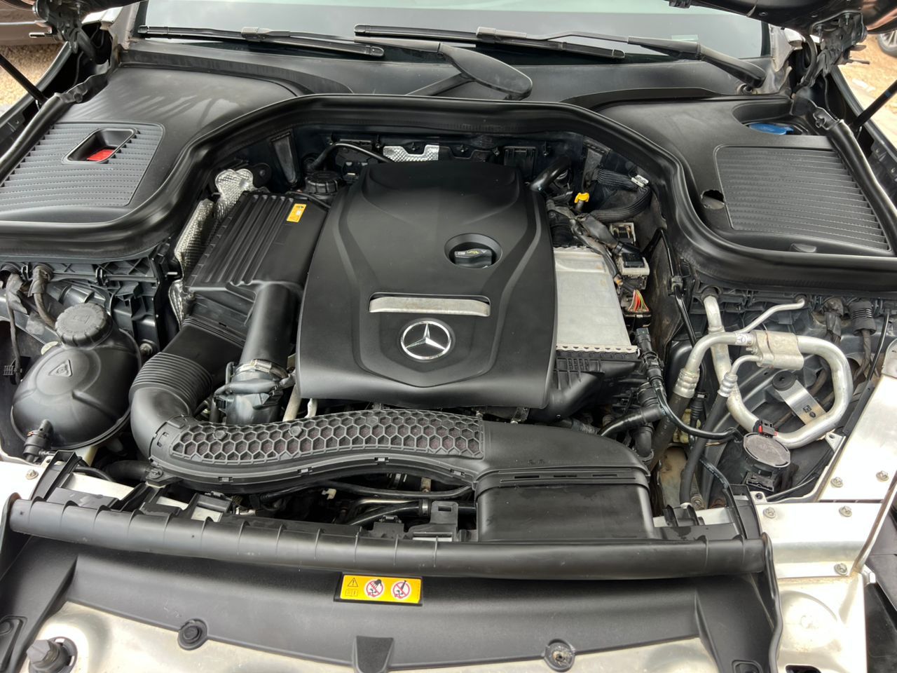 
								Extremely clean used Mercedes Benz GLC 300 coupe  Year 2017  Buy and drive  Abuja   36M full									