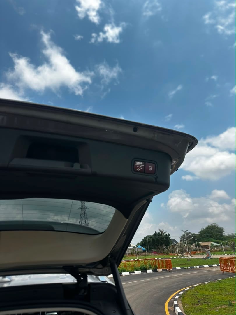 
								Giveaway Deal‼️‼️‼️ (159k Mileage) 2026 Entry Foreign Used 2016 Mbenz Gle350 Car is in pristine condition (Accident Free) Full Option (Keyless Powerbooth & Sunroof) with original duty all going for just 31m Net with sambo with me (Moveable) Lugbe Abuja📍 ZERO CHAIN DEAL full									