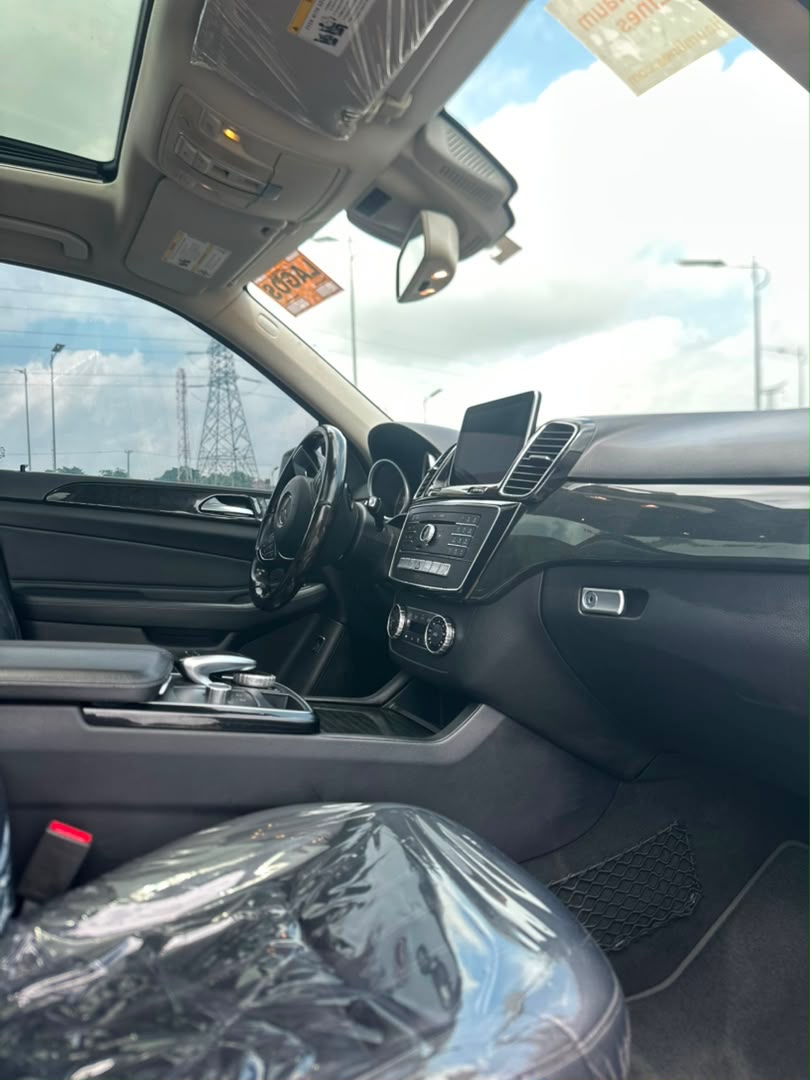 
								Giveaway Deal‼️‼️‼️ (159k Mileage) 2026 Entry Foreign Used 2016 Mbenz Gle350 Car is in pristine condition (Accident Free) Full Option (Keyless Powerbooth & Sunroof) with original duty all going for just 31m Net with sambo with me (Moveable) Lugbe Abuja📍 ZERO CHAIN DEAL full									