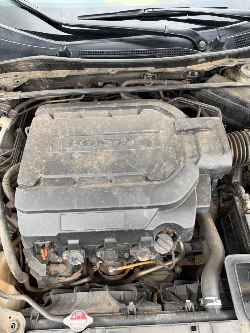 
								Giveaway Deal‼️‼️‼️ Carefully Used Honda accord v6 2013 model fullest option ( Double Screen Sunroof & Keyless) with duty ✅ 7.2m last with Net Apo Abuja full									
