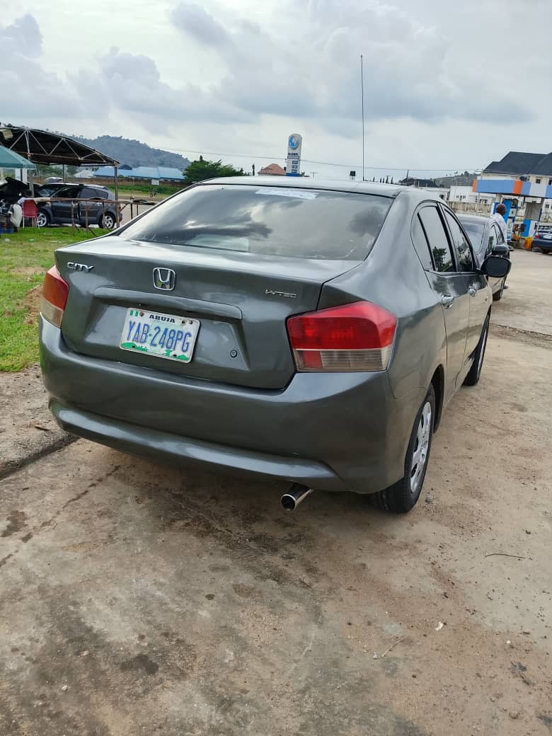 
								Honda CITY 2012 engine and gearbox untouched ac freezing 🥶 just buy and zoom 4.5 million full									