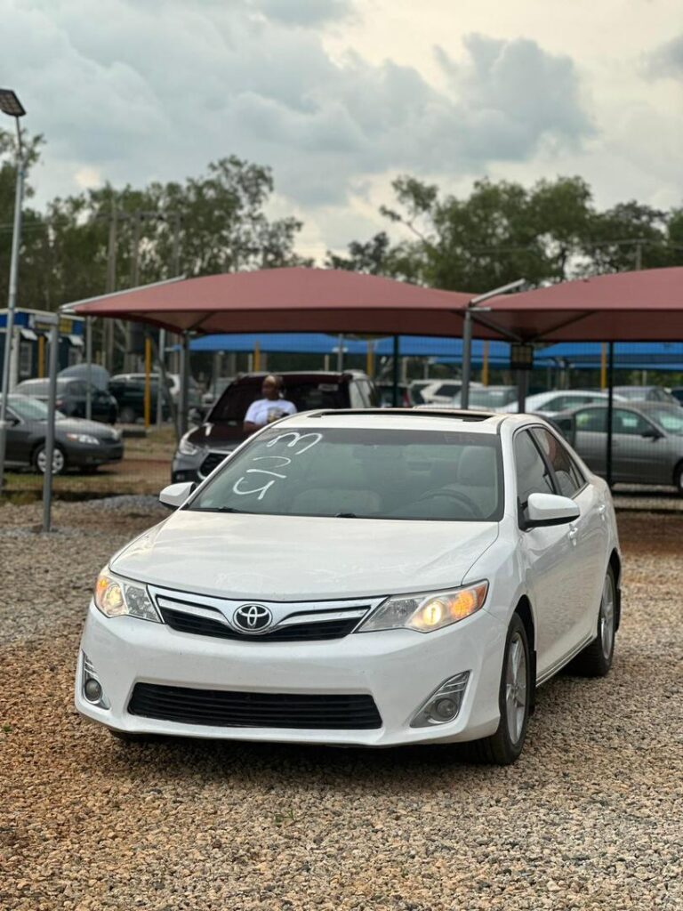 GIVEAWAY DEAL‼️‼️‼️ 🛥️NEW ENTRY FOREIGN USED 🇱🇷TOYOTA CAMRY XLE 2014 MODEL FULLEST OPTION KEYLESS, LEATHER SEAT, OPEN ROOF WITH ORIGINAL CUSTOM DUTY GOING FOR JUST 14.8M NET ABUJA📍 ZERO CHAIN DEAL