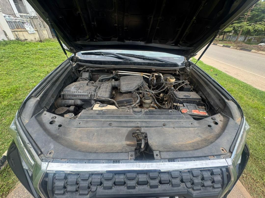 
								Extremely clean ‼️ 🔥Toyota  Land Cruiser prado 2015 ⬆️ 2022 model everything intact buy and drive nothing to fixed going for 19.5m only come for inspection and payment before you hear sold full									
