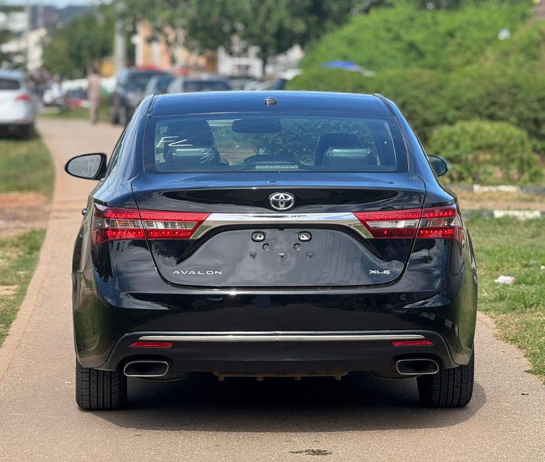 
								Distress sales ‼️🔥Direct Belgium 🇧🇪 Toyota Avalon  2017 model Everything perfect Accident 🆓 original 📑 going for JUST 20m only Come for inspection and payment before you hear sold full									