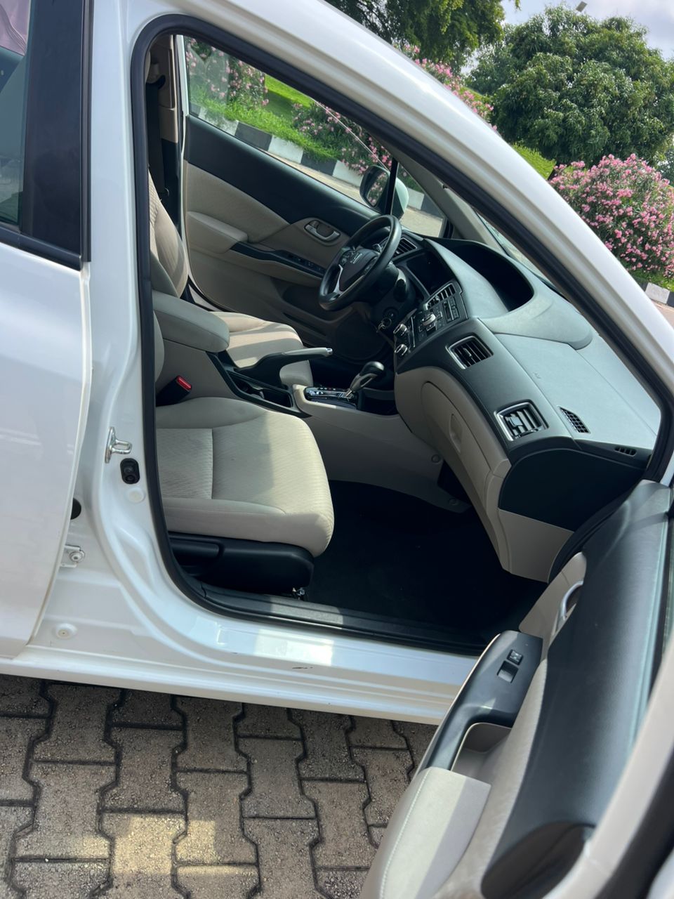 
								DISTRESS  FOREIGN  USED HONDA CIVIC 2014 MODEL CUSTOM DUTY FULLY PAID AC CHILLING VERY VERY CLEAN INTERIOR AND EXTERIOR GOING FOR 💰 11.5m   Buyer settle 200k 🫶  ABUJA DEAL full									