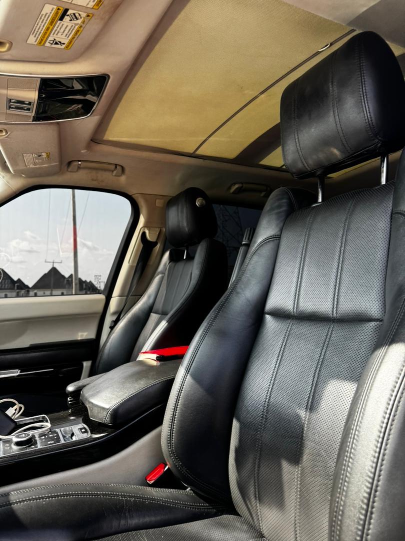 
								Good Deal‼️‼️‼️ 2025 Entry 2013 Neatly facelifted Range Rover Sport HSE car is in pristine condition (Nothing To Fix) fullest option (Keyless Double pano and more) with original duty going for just 30m slightly negotiable with me (Moveable) Lugbe Abuja📍 ZERO CHAIN DEAL full									