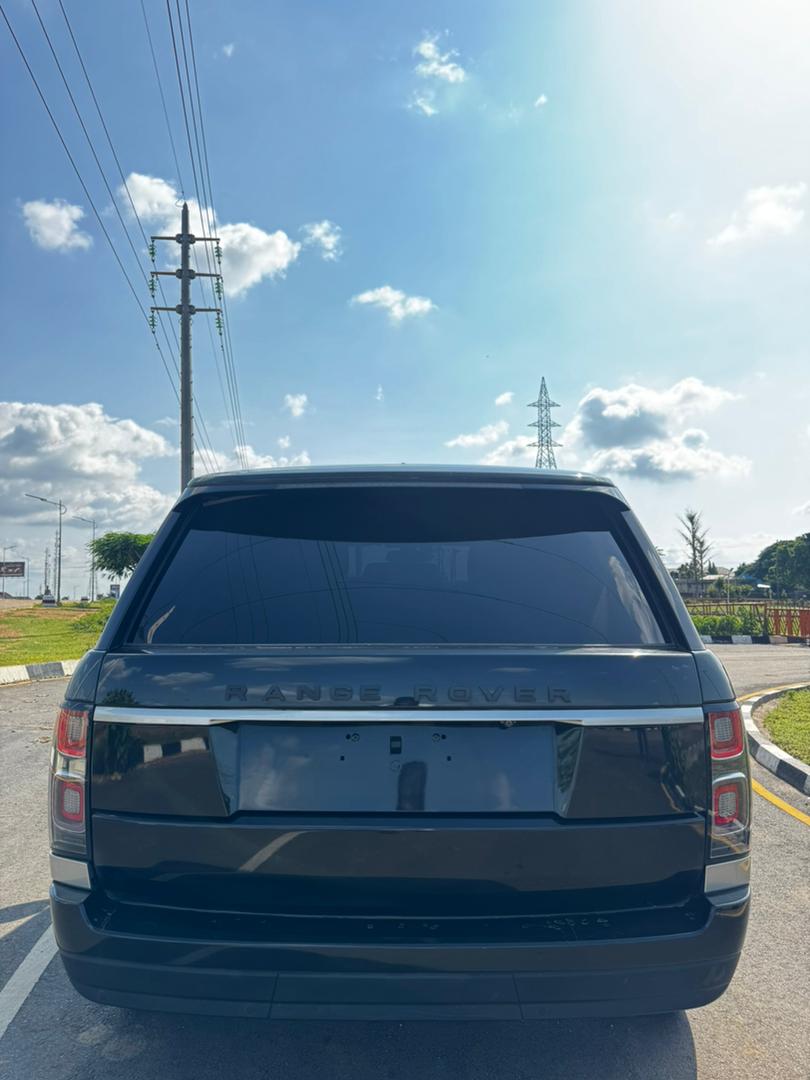 
								Good Deal‼️‼️‼️ 2025 Entry 2013 Neatly facelifted Range Rover Sport HSE car is in pristine condition (Nothing To Fix) fullest option (Keyless Double pano and more) with original duty going for just 30m slightly negotiable with me (Moveable) Lugbe Abuja📍 ZERO CHAIN DEAL full									