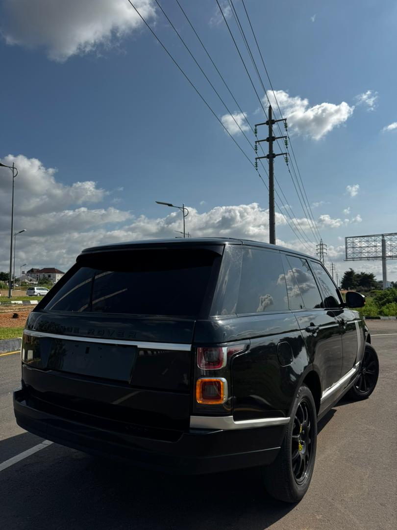 
								Good Deal‼️‼️‼️ 2025 Entry 2013 Neatly facelifted Range Rover Sport HSE car is in pristine condition (Nothing To Fix) fullest option (Keyless Double pano and more) with original duty going for just 30m slightly negotiable with me (Moveable) Lugbe Abuja📍 ZERO CHAIN DEAL full									