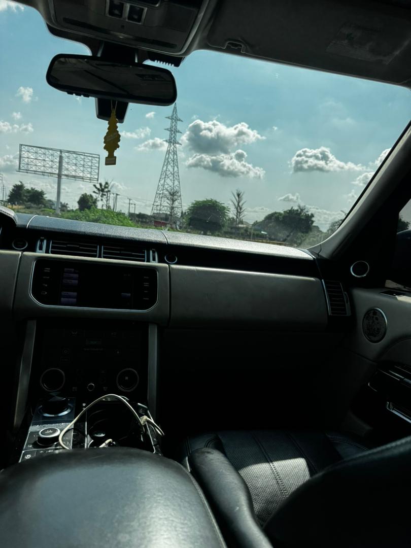 
								Good Deal‼️‼️‼️ 2025 Entry 2013 Neatly facelifted Range Rover Sport HSE car is in pristine condition (Nothing To Fix) fullest option (Keyless Double pano and more) with original duty going for just 30m slightly negotiable with me (Moveable) Lugbe Abuja📍 ZERO CHAIN DEAL full									