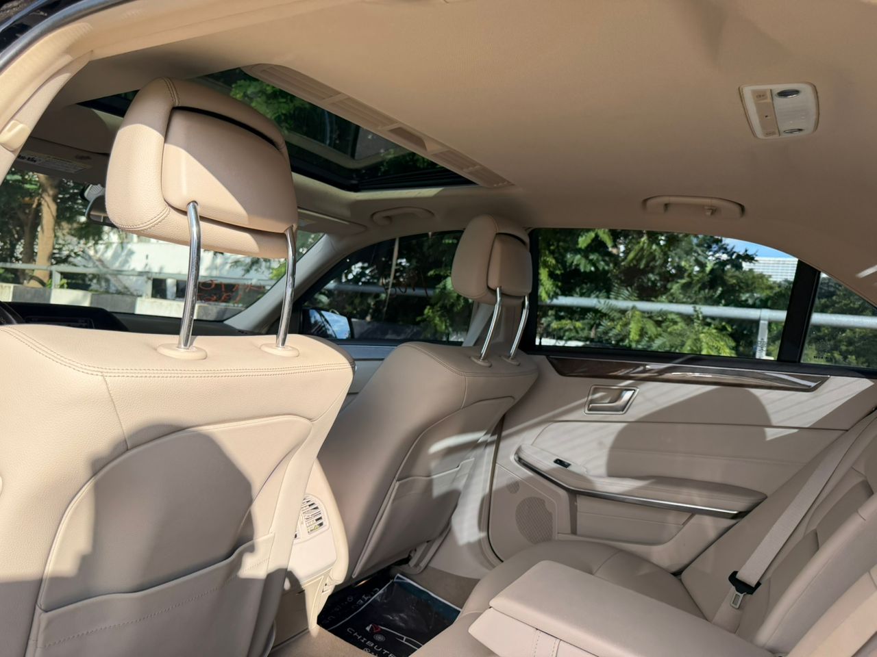 
								FOREIGN USED 2014 E350 MERCEDES BENZ💥  20M OnLy💰 custom duty  Drive the Benz that speaks class without saying a word.  AbuJa LoKaTioN full									