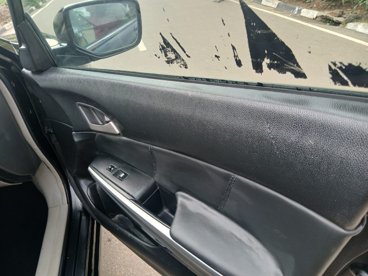 
								Sharp 2008 honda Acord everything working perfectly going for 4.5m location Abuja full									
