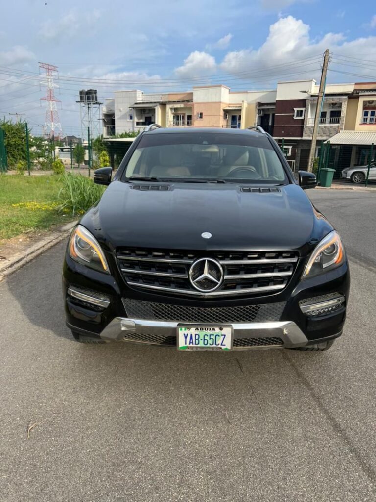 registered 2014 ml350 First body  Power boot  Keyless entry  Pano roof Low mileage  Original duty  @14net