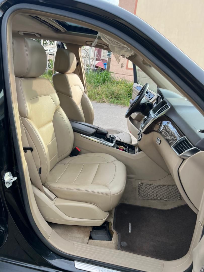 
								registered 2014 ml350 First body  Power boot  Keyless entry  Pano roof Low mileage  Original duty  @14net full									