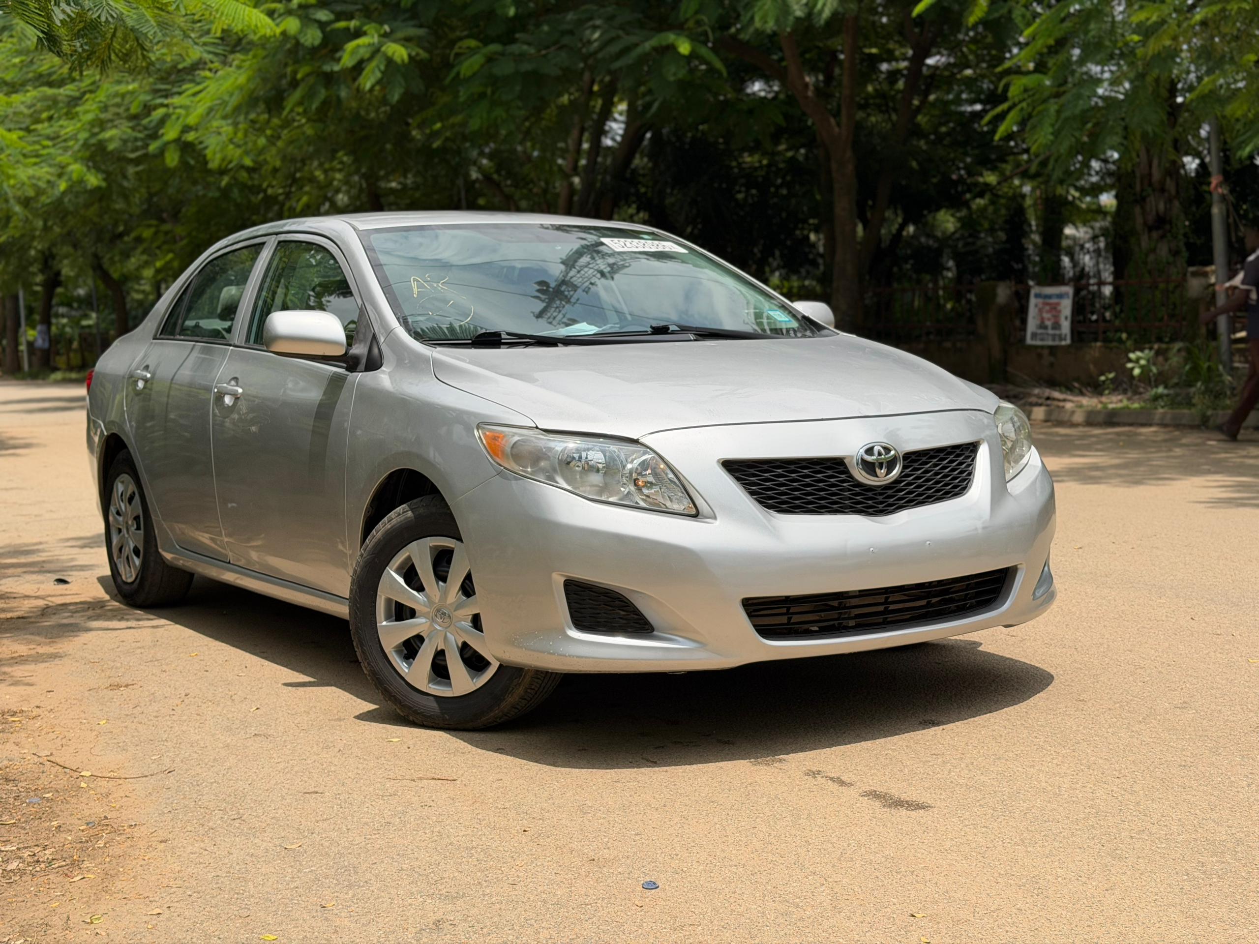 
								Awoof Deal: Extremely clean foreign used Toyota corolla LE 2010 on belt. Accident Free, going for just 9.8m with no single 9ja paint nor rust. No worry just press funds full									