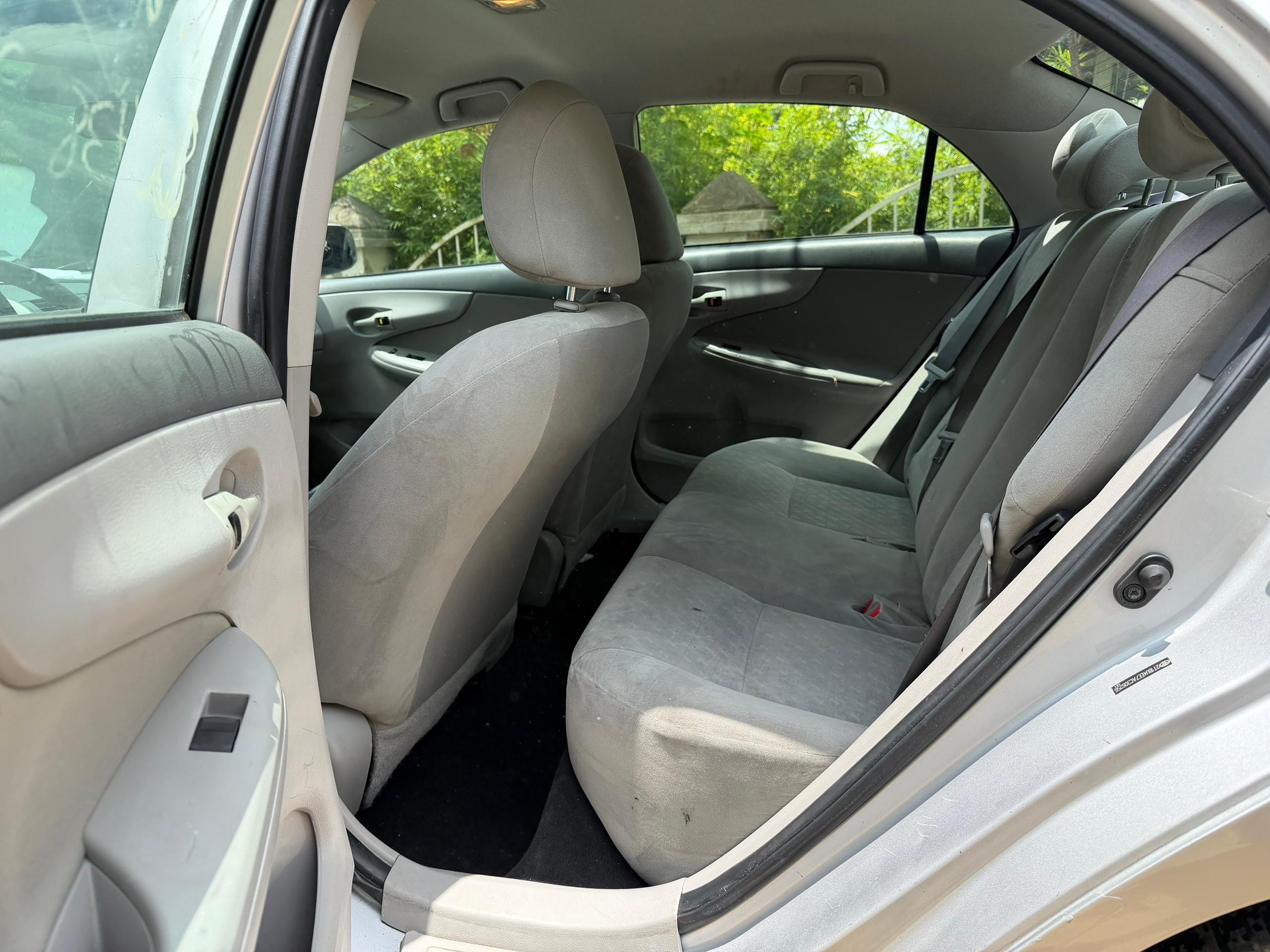 
								Awoof Deal: Extremely clean foreign used Toyota corolla LE 2010 on belt. Accident Free, going for just 9.8m with no single 9ja paint nor rust. No worry just press funds full									