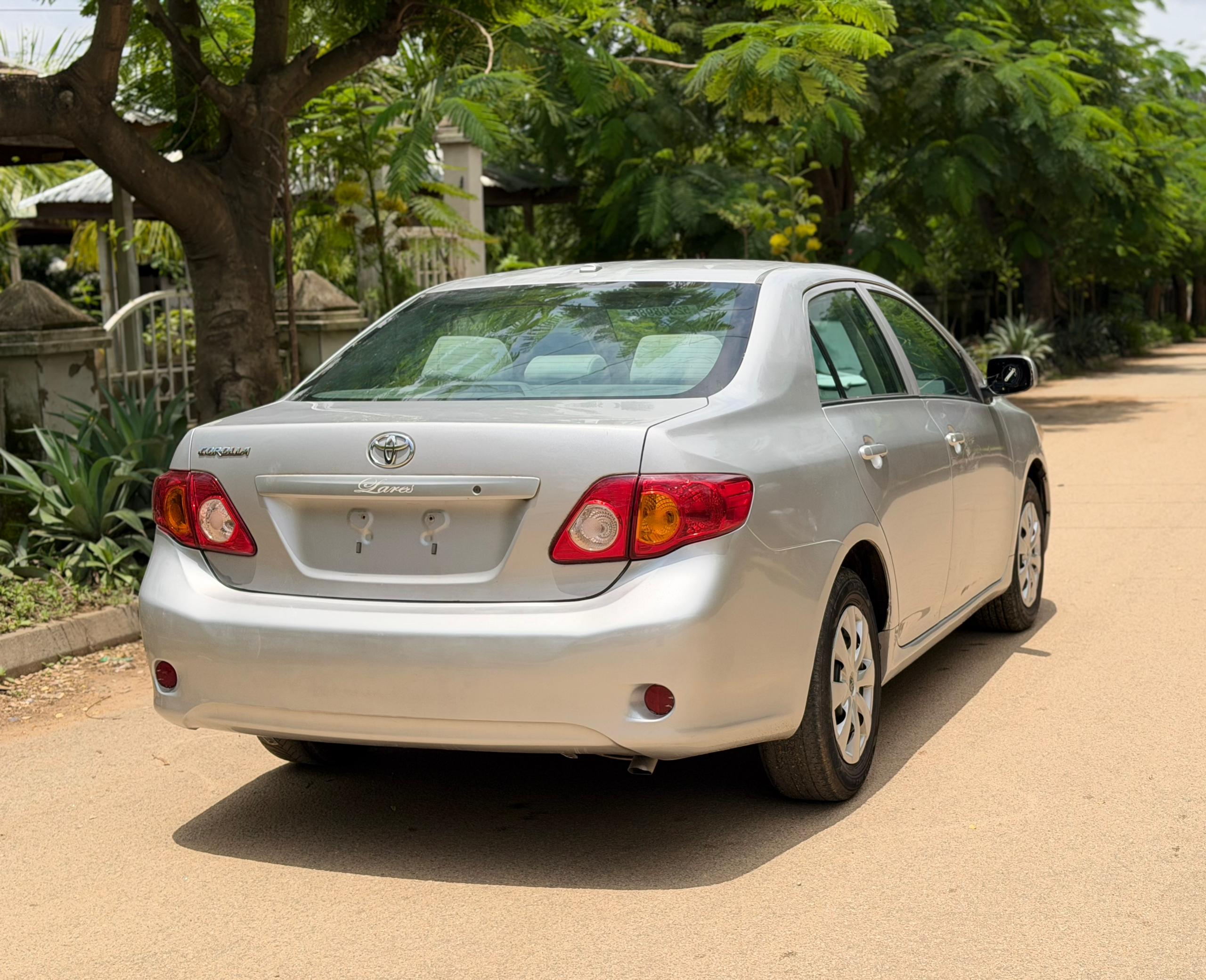 
								Awoof Deal: Extremely clean foreign used Toyota corolla LE 2010 on belt. Accident Free, going for just 9.8m with no single 9ja paint nor rust. No worry just press funds full									