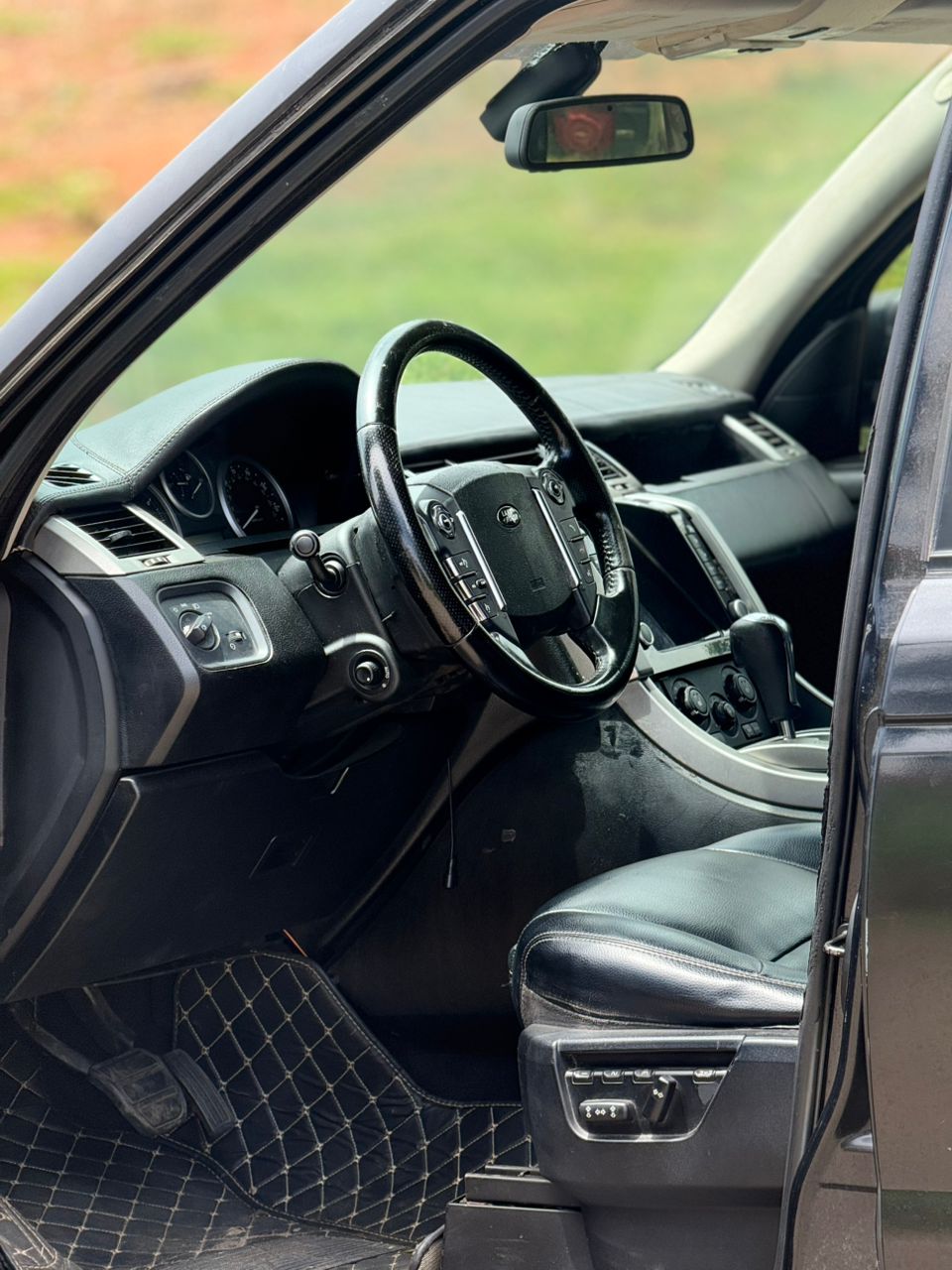 
								QUICK SALES!! EXTREMELY SHARP 2007 RANGE ROVER SPORTS HSE⚡⚡ WITH PROPER DOCUMENTATION  PRICE:3,999,999 📍ABUJA full									