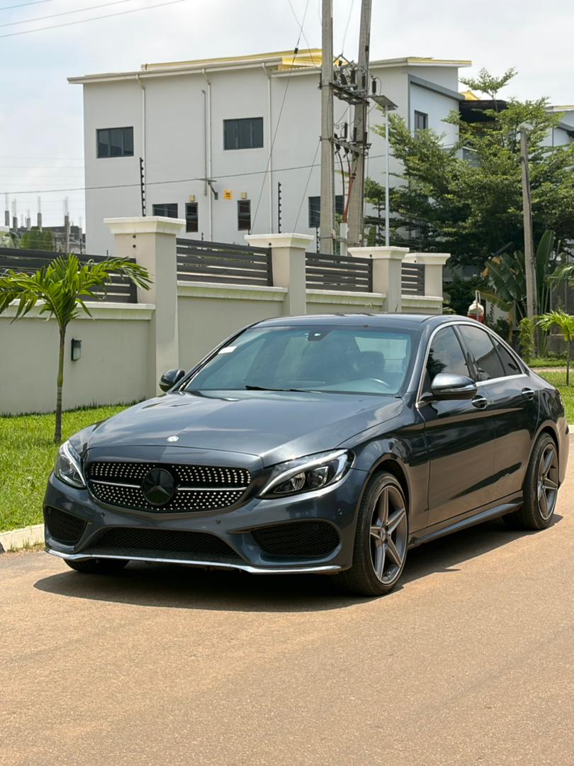 
								EXTREMELY SHARP 2015 MERCEDES BENZ C400⚡⚡ WITH PROPER DOCUMENTATION  PRICE:20M 📍ABUJA full									