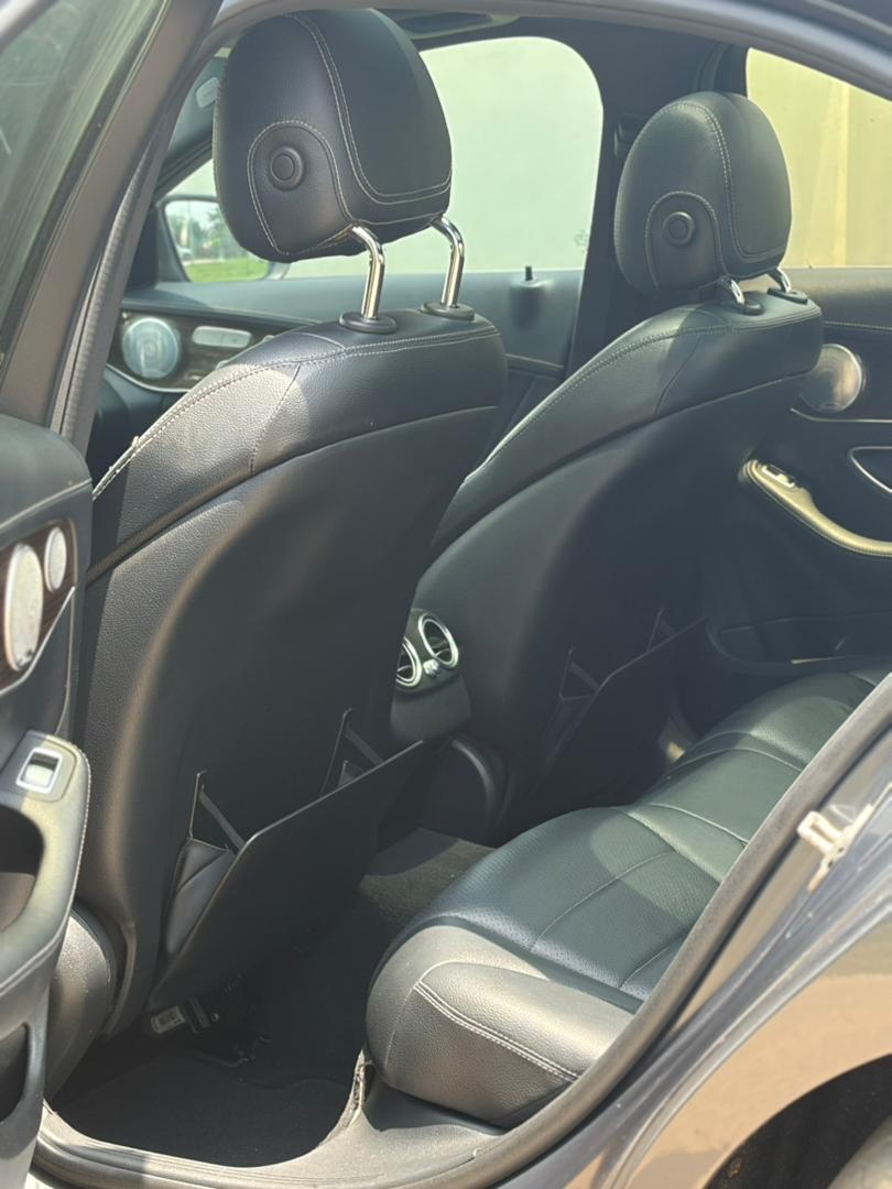 
								EXTREMELY SHARP 2015 MERCEDES BENZ C400⚡⚡ WITH PROPER DOCUMENTATION  PRICE:20M 📍ABUJA full									