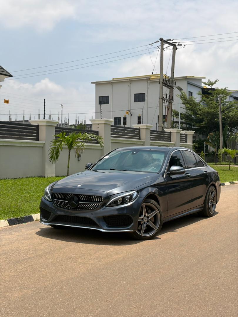 
								EXTREMELY SHARP 2015 MERCEDES BENZ C400⚡⚡ WITH PROPER DOCUMENTATION  PRICE:20M 📍ABUJA full									