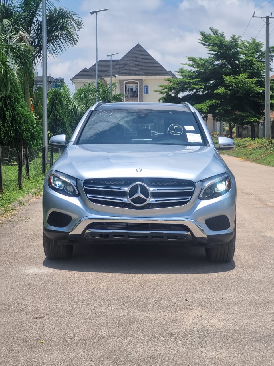 
								FOREIGN USED 2018  MERCEDES BENZ GLC 300⚡⚡ WITH PROPER DOCU0MENTATION  PRICE:30M 📍ABUJA full									