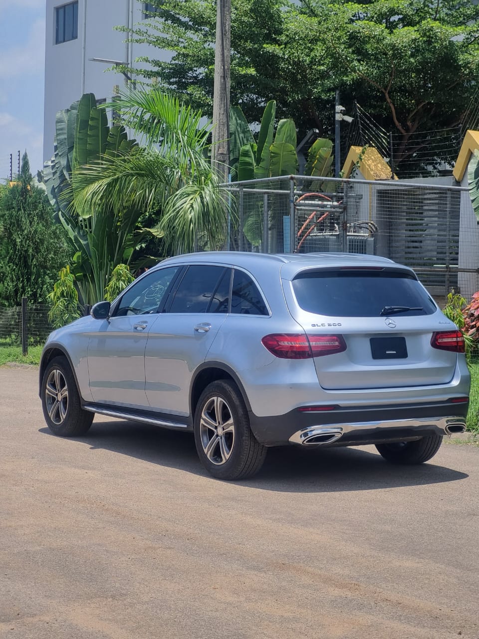 
								FOREIGN USED 2018  MERCEDES BENZ GLC 300⚡⚡ WITH PROPER DOCU0MENTATION  PRICE:30M 📍ABUJA full									