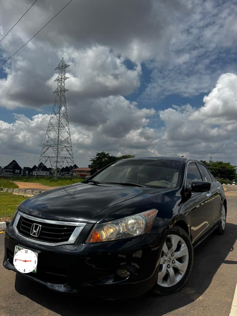 
								Giveaway Deal‼️‼️‼️ Neatly Used 2010 V6 Honda Accord (Android Screen & Sunroof) with duty going for just 5.3m Net with our sambo with me Lugbe Abuja📍 ZERO CHAIN DEAL full									
