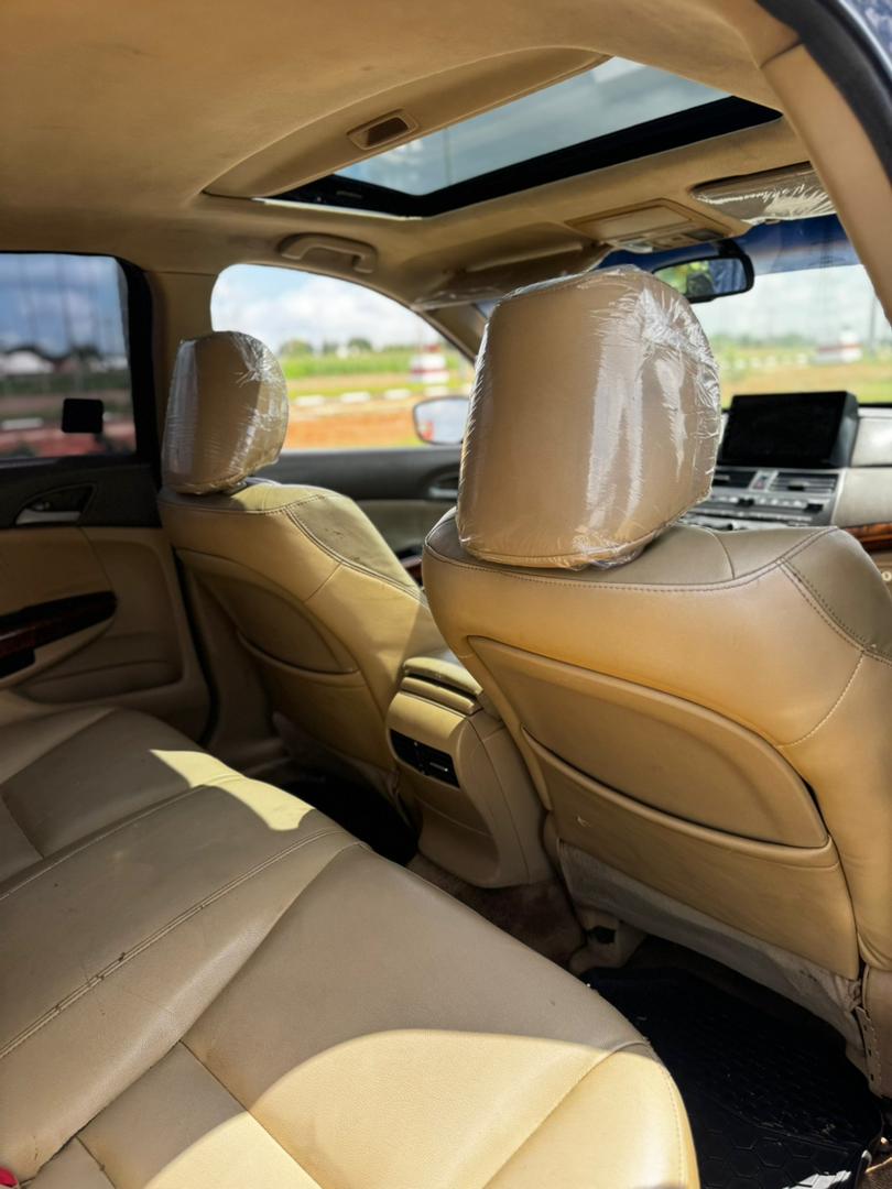 
								Giveaway Deal‼️‼️‼️ Neatly Used 2010 V6 Honda Accord (Android Screen & Sunroof) with duty going for just 5.3m Net with our sambo with me Lugbe Abuja📍 ZERO CHAIN DEAL full									
