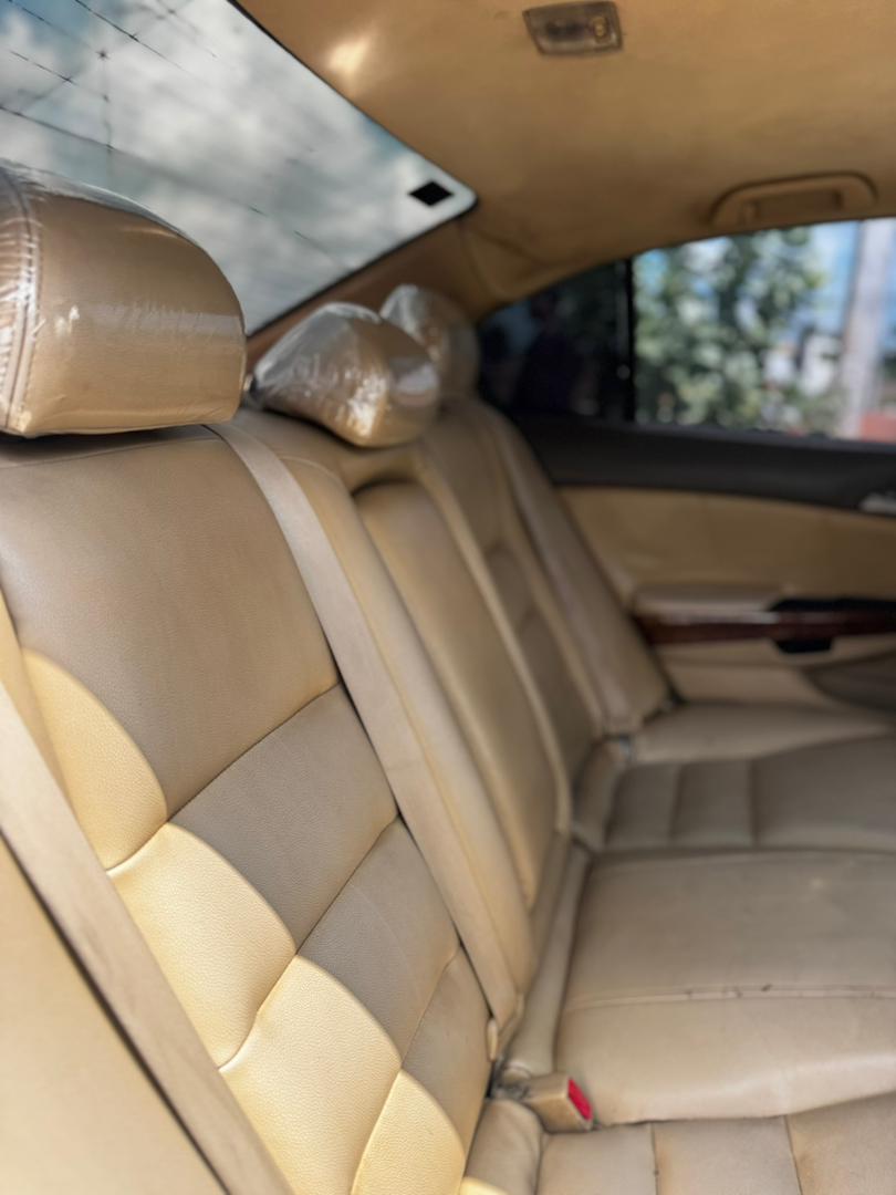 
								Giveaway Deal‼️‼️‼️ Neatly Used 2010 V6 Honda Accord (Android Screen & Sunroof) with duty going for just 5.3m Net with our sambo with me Lugbe Abuja📍 ZERO CHAIN DEAL full									