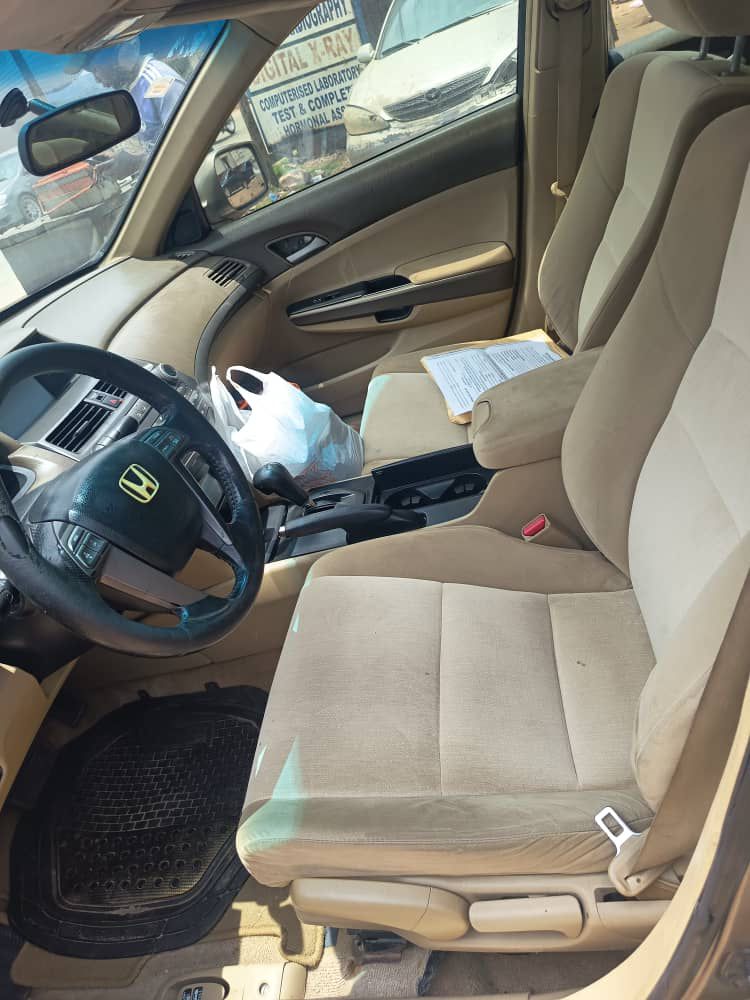 
								hot distress sale Honda Accord aka evil spirit 2009 model 📅 in very good condition 👍 with everything untempered available for 3.850 net 🥅  Abuja full									