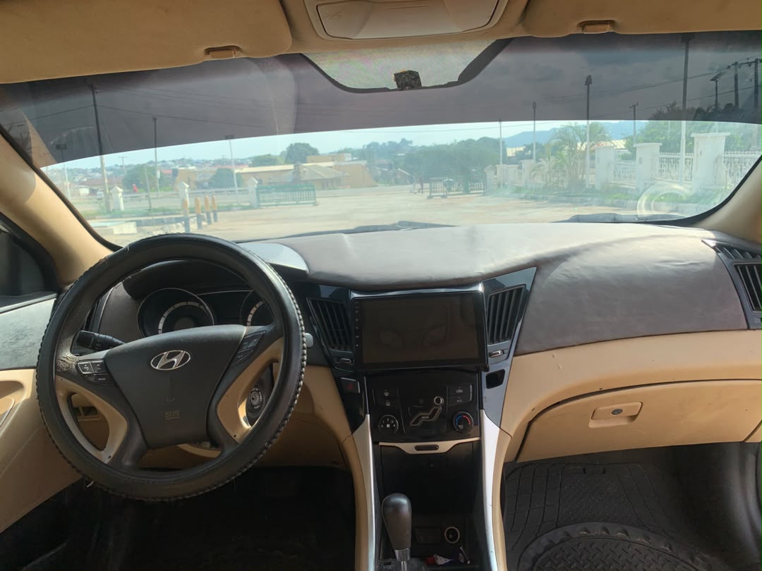 
								Distress.   🔥🔥🔥🔥.  3.7m  Hyundai Sonata 2013 everything blessed with chilling AC… registered 3.8 m yagazie… Cash needed asap.. Location is abuja full									