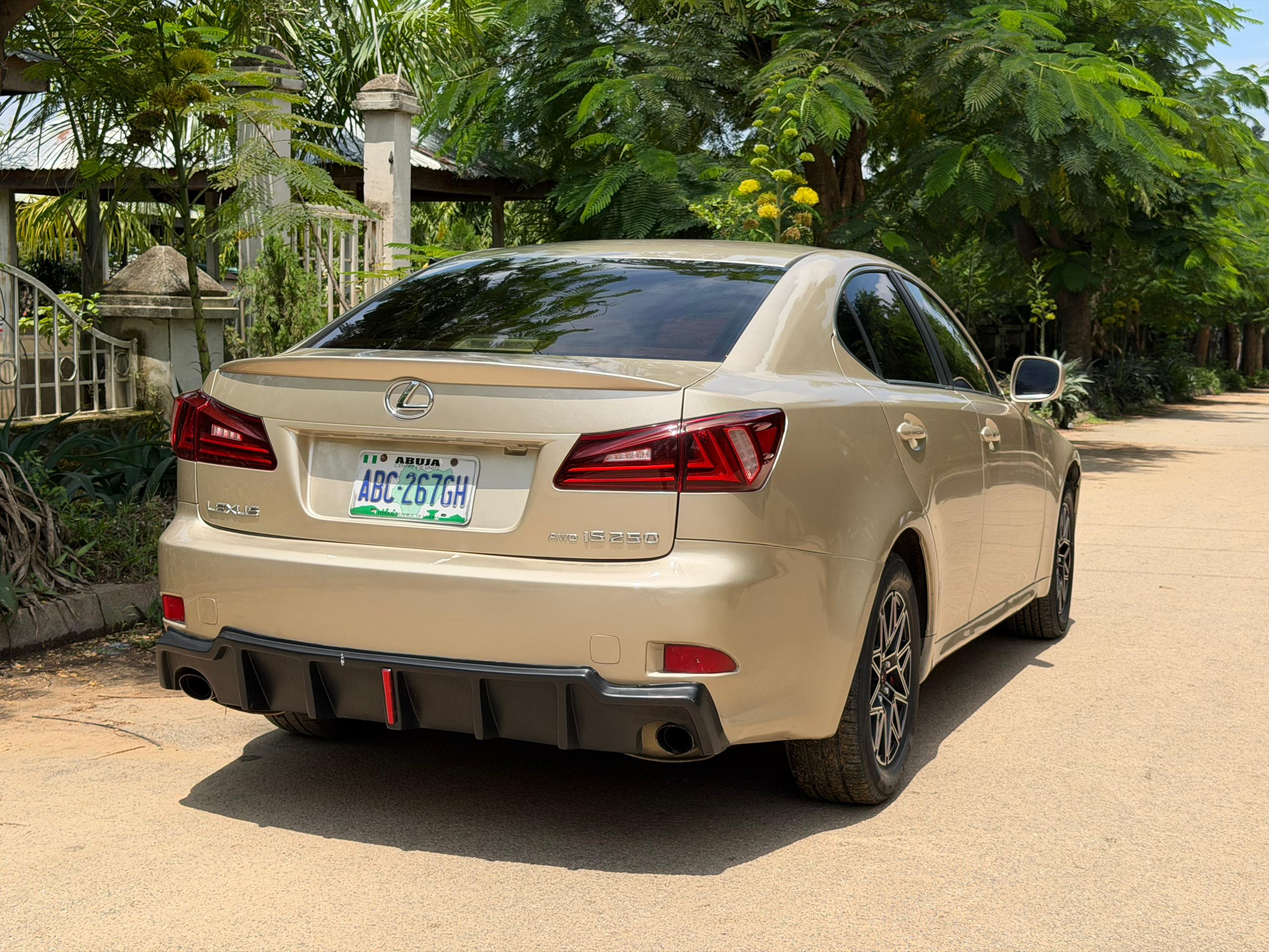 
								Awoof Deal: Extremely clean Nigerian Used 2007 IS250 upgraded to 2014 with untampered engine nd gear going for just 6m only full									