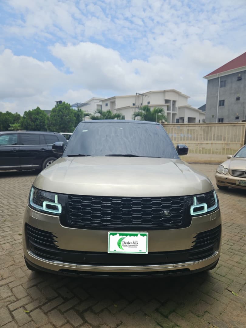 
								2014 RangeRover Vogue Autobiography, Full Option, luxury with Panoramic roof. Full duty. Abuja   30M full									